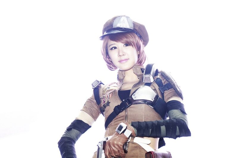cosplayer in military costume