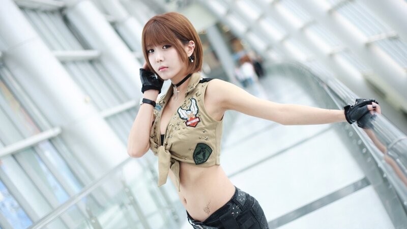 cosplayer in military-style outfit
