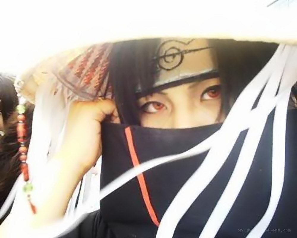 cosplayer in ninja costume