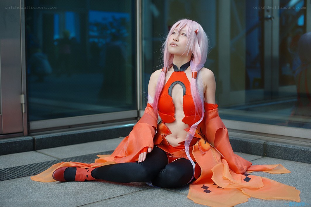 cosplayer in orange costume