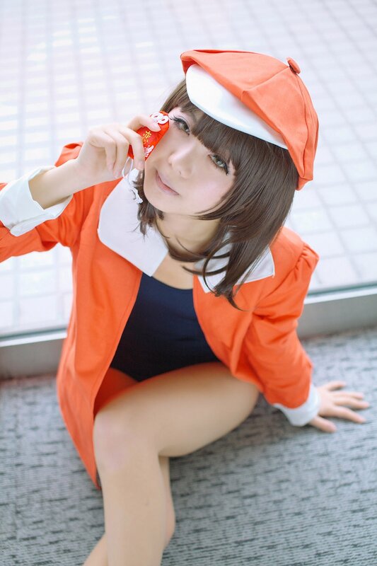 cosplayer in orange outfit