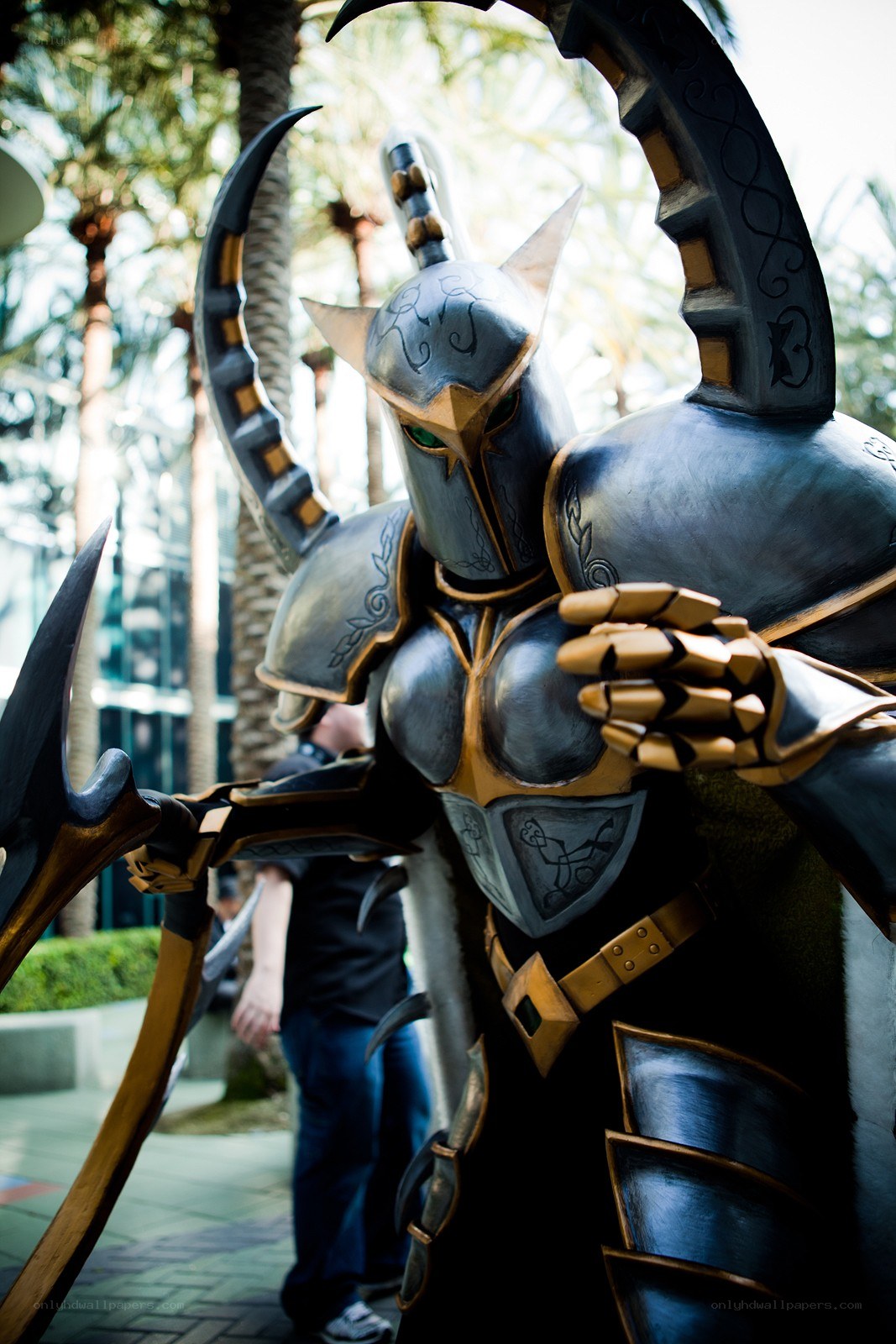 cosplayer in ornate armor