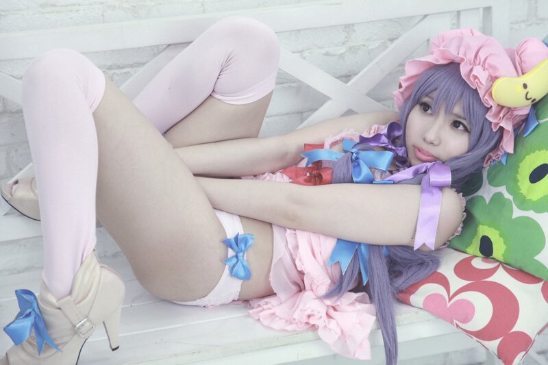 cosplayer in pink costume
