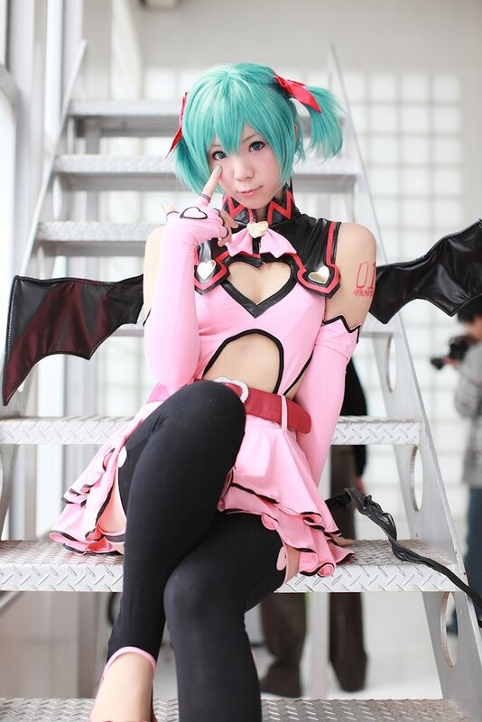 cosplayer in pink costume