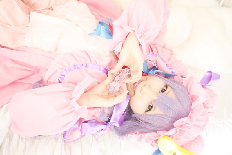 cosplayer in pink dress
