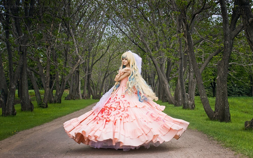 cosplayer in pink dress