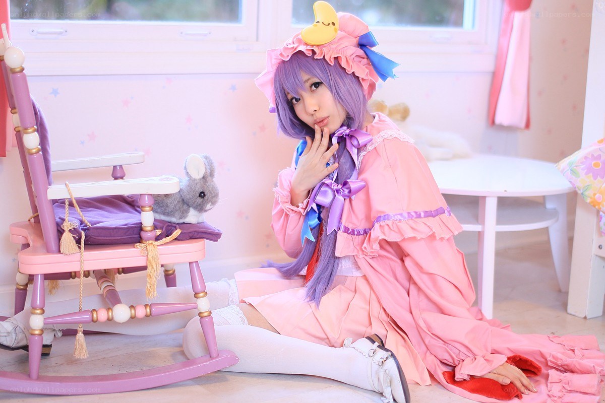 cosplayer in pink dress
