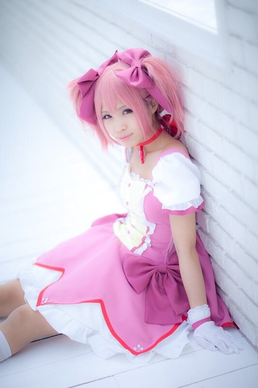 cosplayer in pink dress