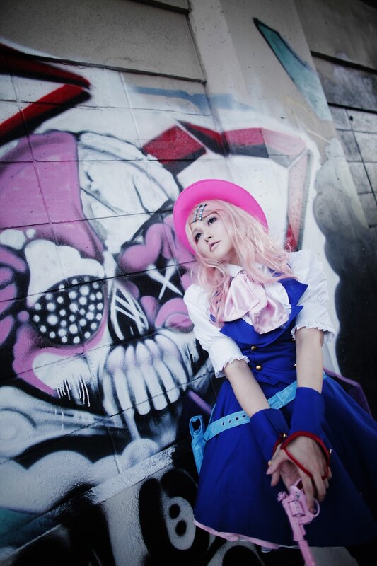 cosplayer in pink hat