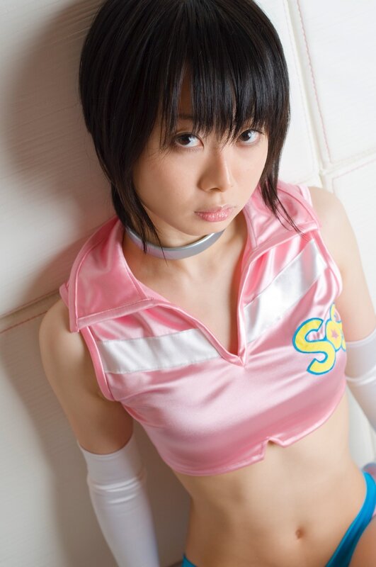 cosplayer in pink outfit