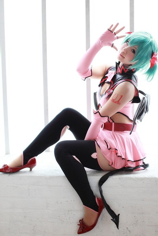 cosplayer in pink outfit