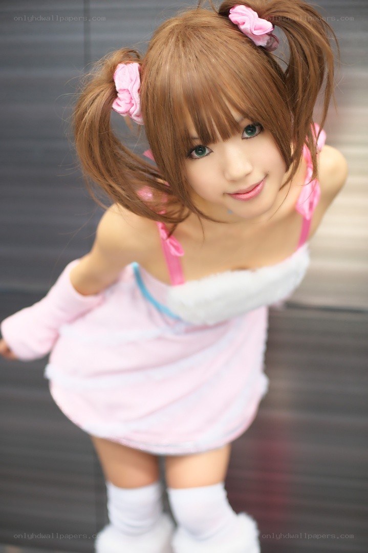 cosplayer in pink outfit