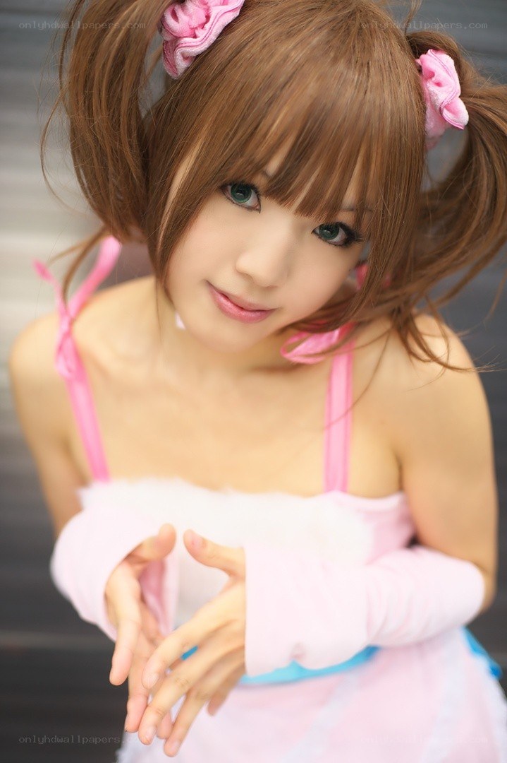 cosplayer in pink outfit