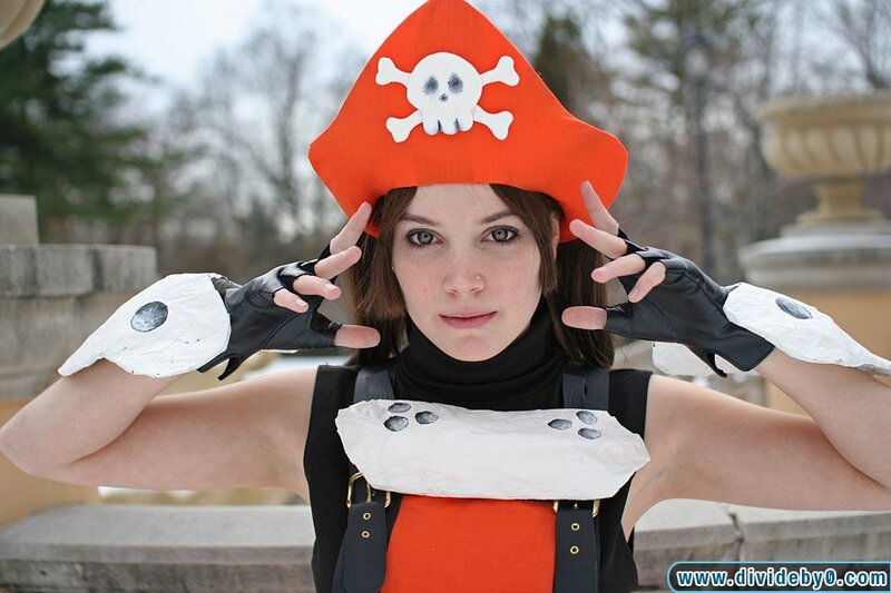 cosplayer in pirate hat