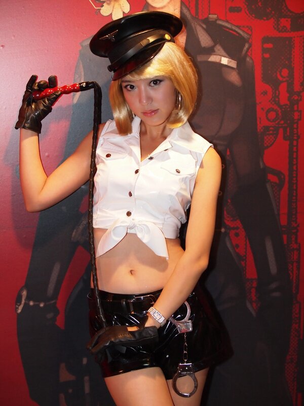cosplayer in police costume