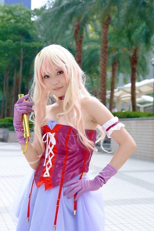 cosplayer in purple and red dress