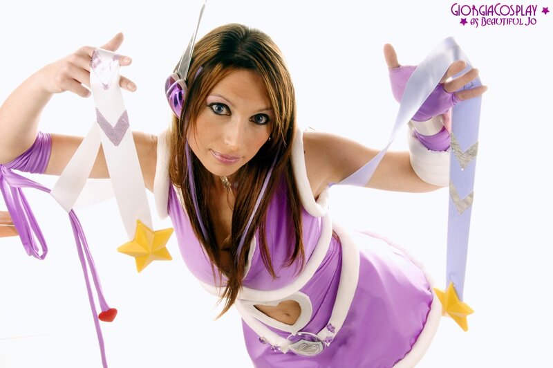 cosplayer in purple costume