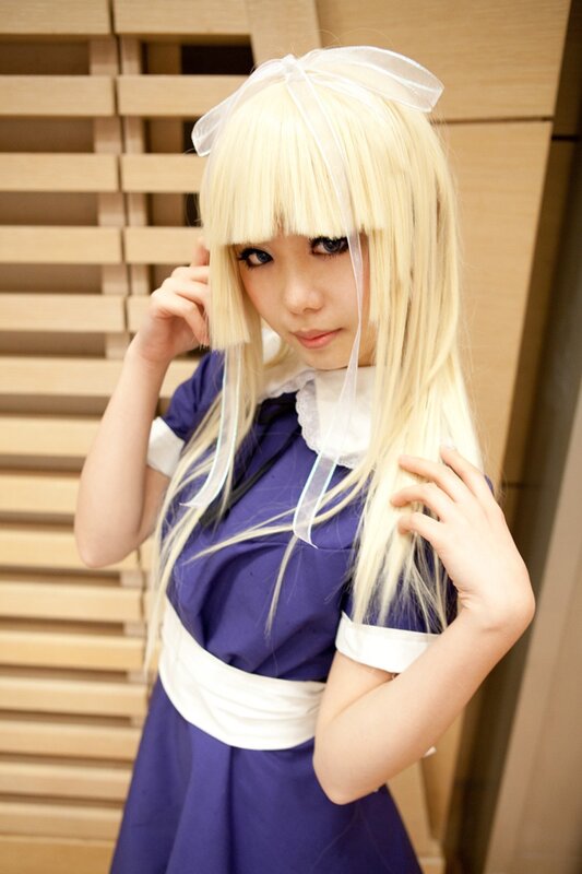 cosplayer in purple dress