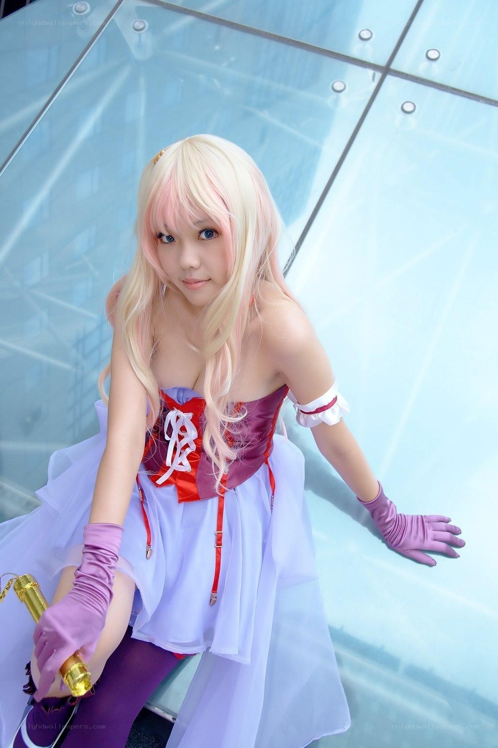 cosplayer in purple dress