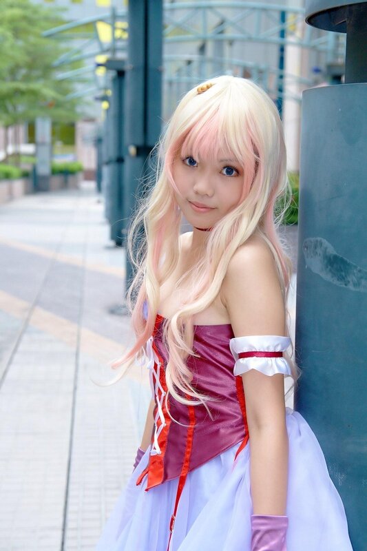 cosplayer in purple dress