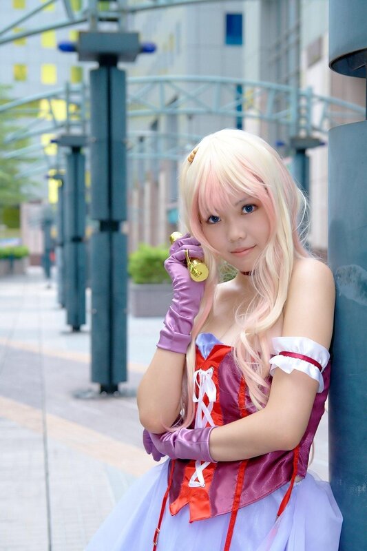 cosplayer in purple dress