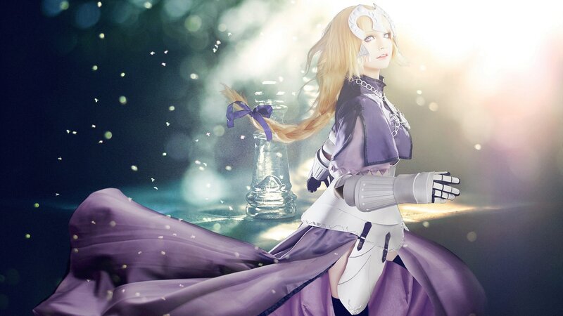 Cosplayer in Purple Outfit — Dramatic