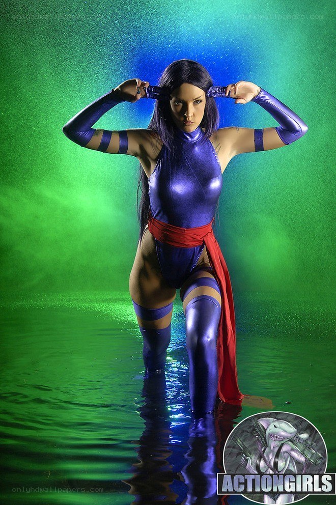 cosplayer in purple suit