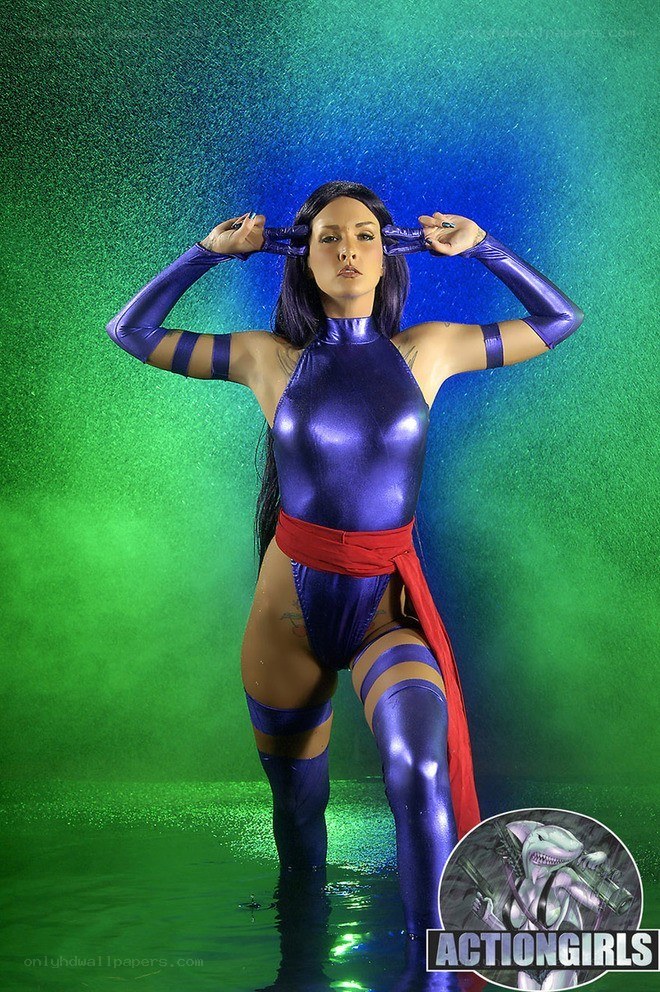 cosplayer in purple suit