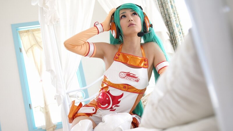 cosplayer in racing outfit