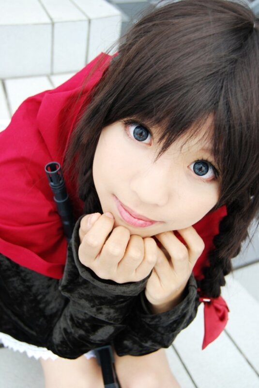 cosplayer in red and black outfit