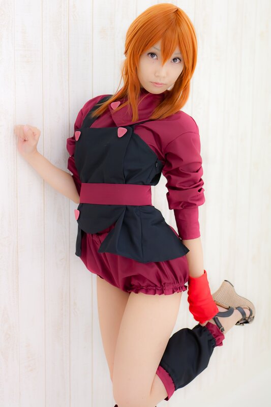 cosplayer in red and black outfit