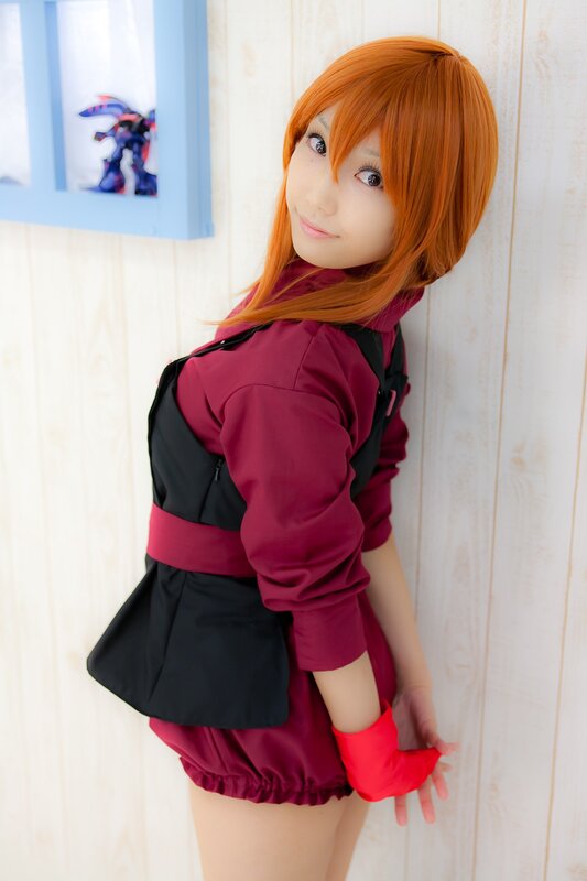 cosplayer in red and black outfit