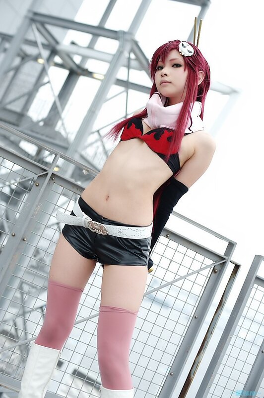 cosplayer in red and black outfit