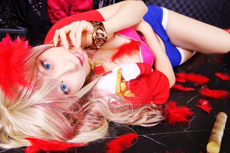 cosplayer in red and blue costume