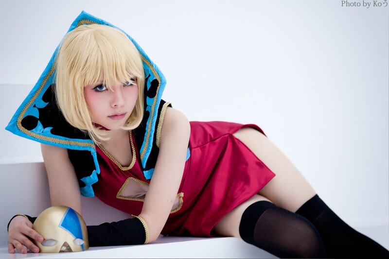 cosplayer in red and blue costume