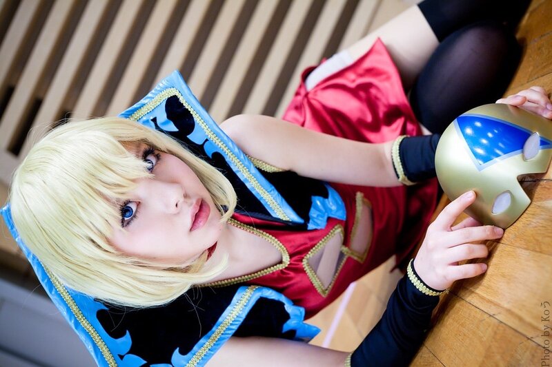 cosplayer in red and blue costume