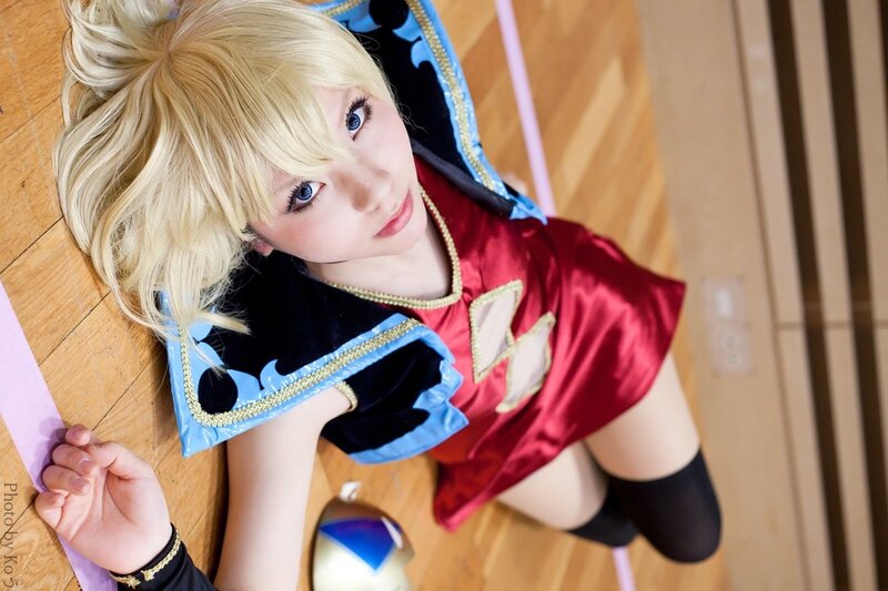 cosplayer in red and blue costume