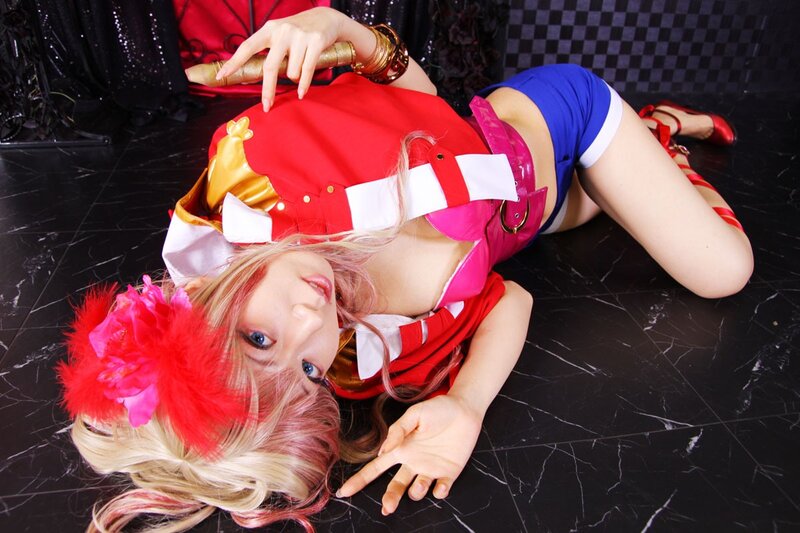cosplayer in red and blue costume