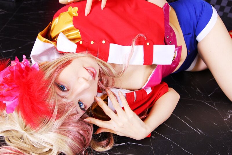 cosplayer in red and blue costume