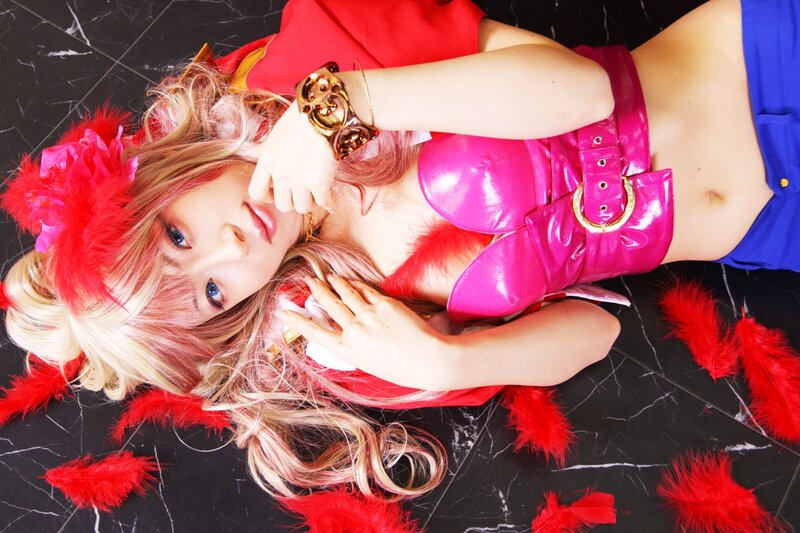 cosplayer in red and pink costume