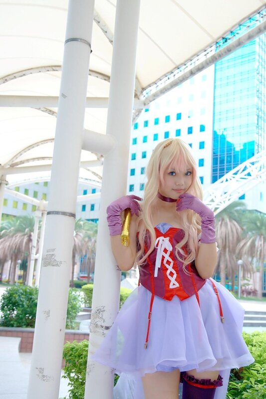 cosplayer in red and purple outfit