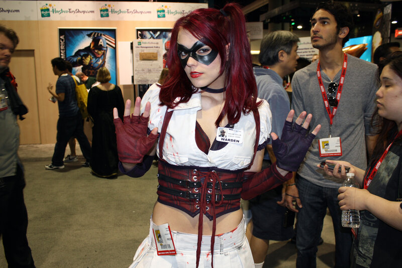 Cosplayer in red and white costume