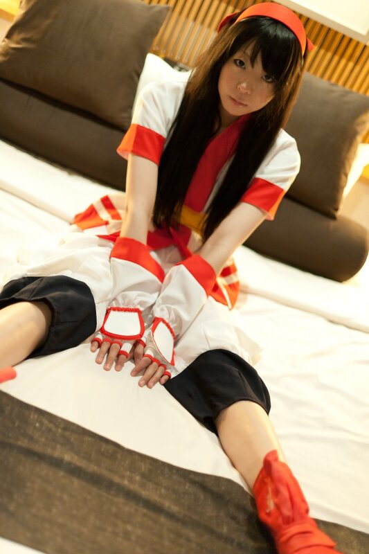 cosplayer in red and white costume