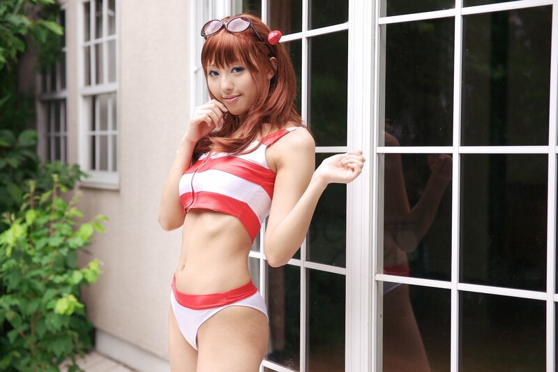 cosplayer in red and white swimsuit