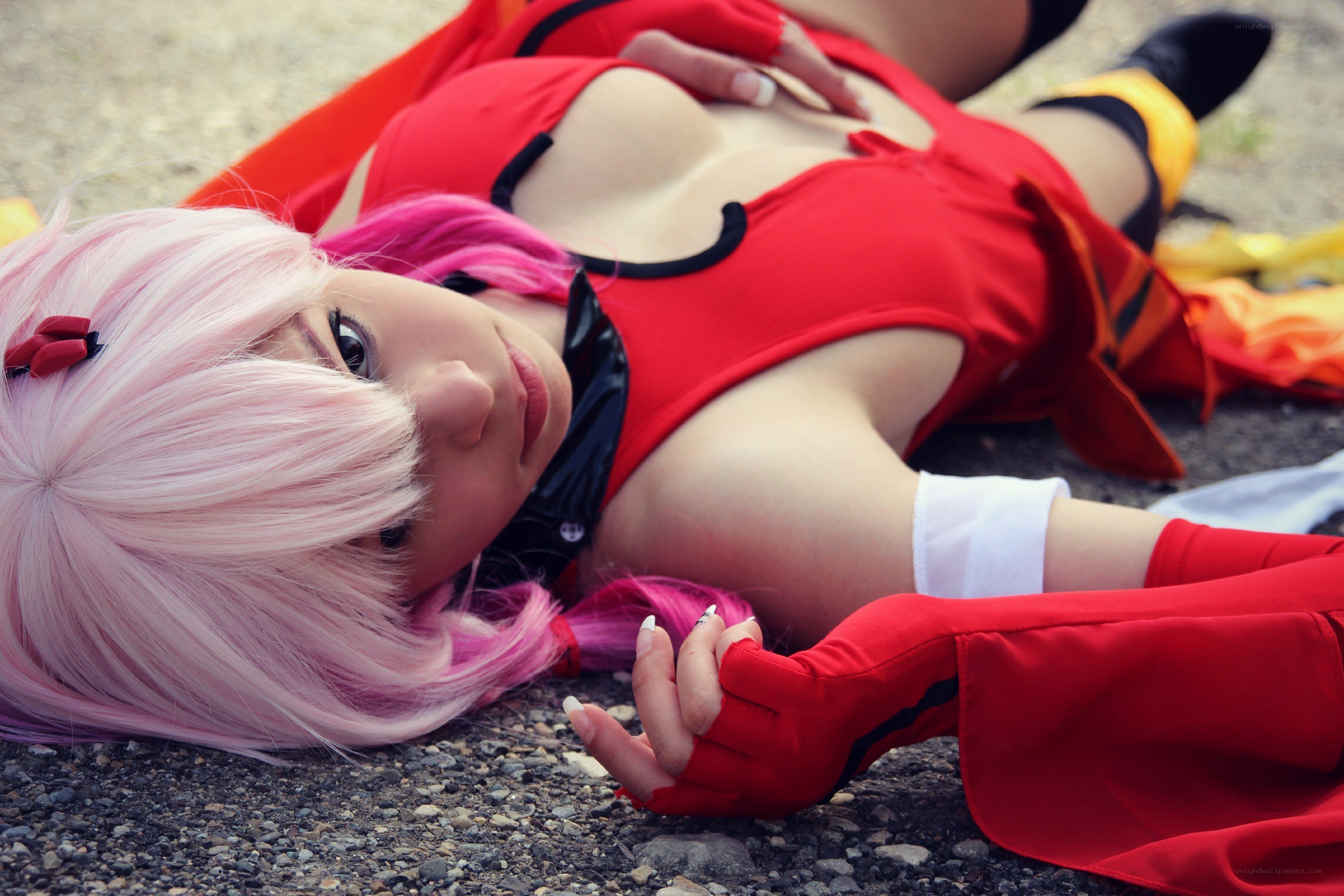cosplayer in red costume