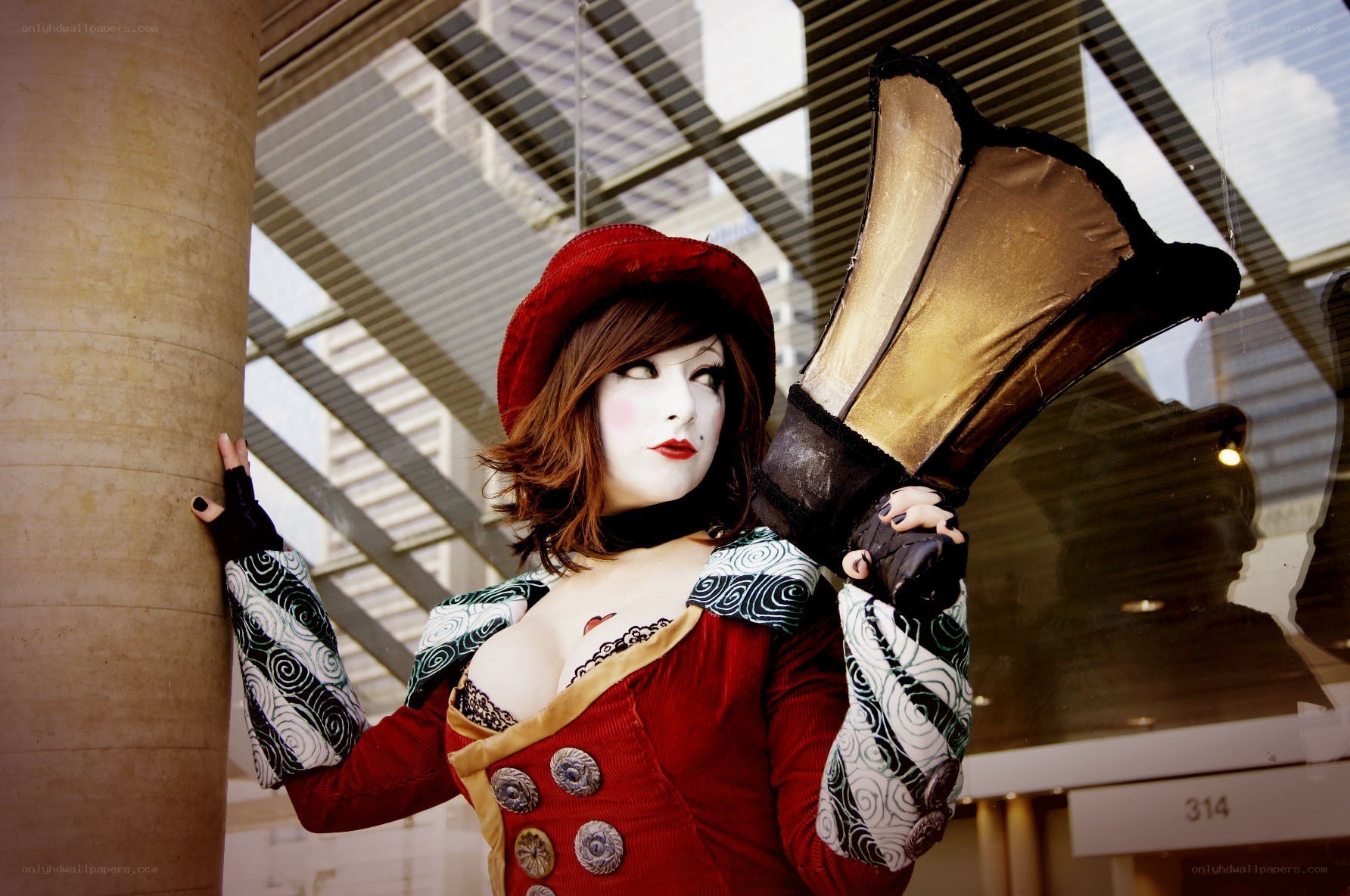 cosplayer in red costume
