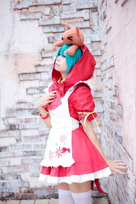 cosplayer in red dress