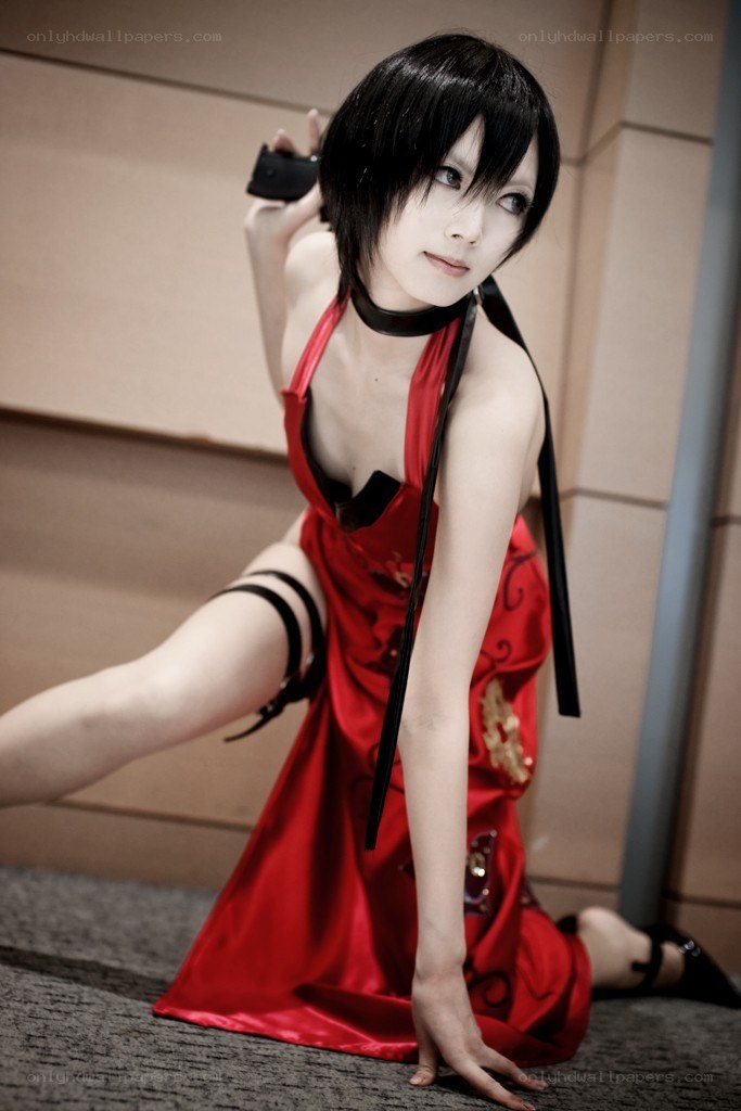 cosplayer in red dress