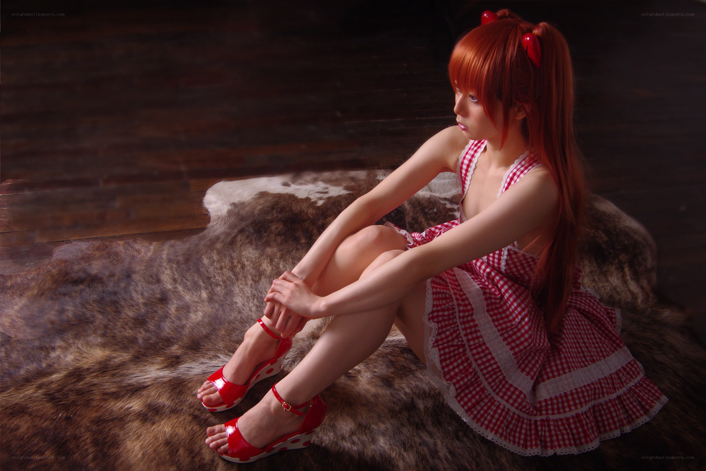 cosplayer in red dress
