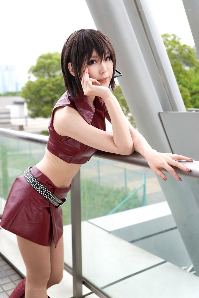 cosplayer in red outfit